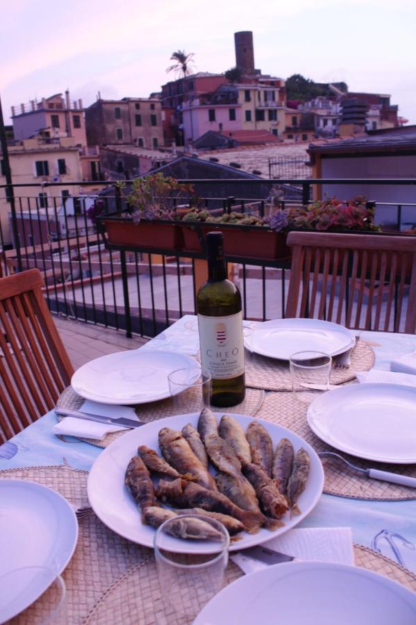 La Terrazza Apartment เวอนาซซา ภายนอก รูปภาพ