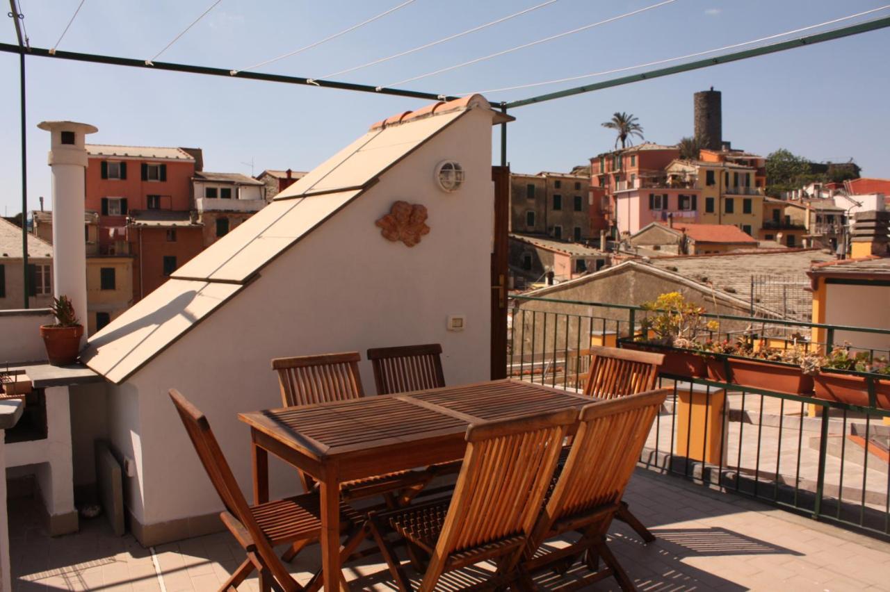 La Terrazza Apartment เวอนาซซา ภายนอก รูปภาพ